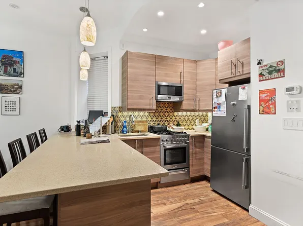 634 E 14th St APT 4, New York, NY 10009