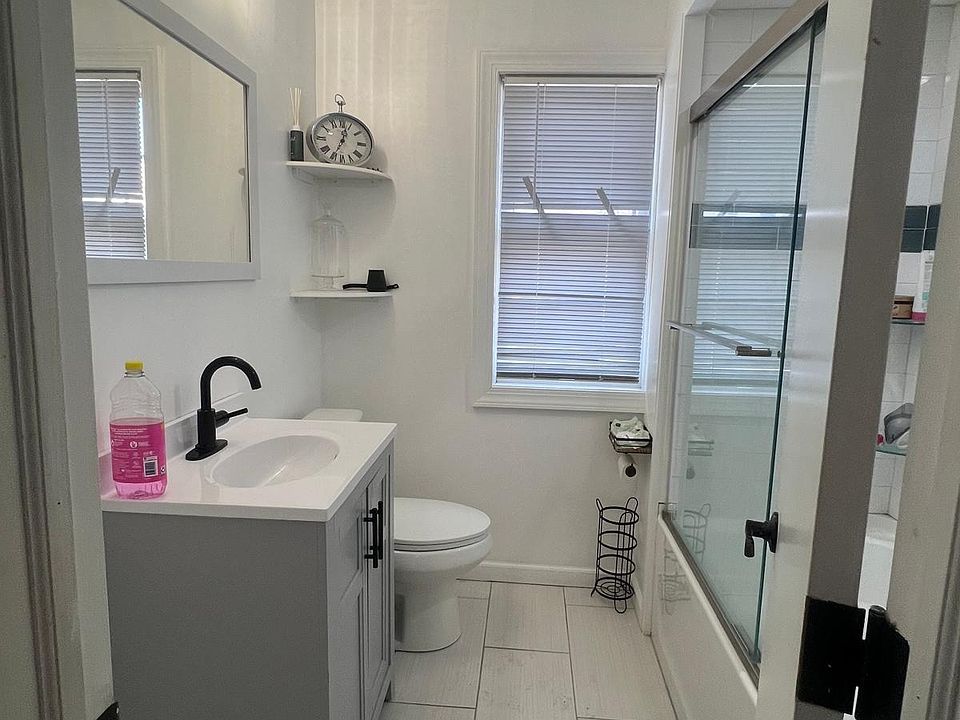 1st image of 90 Hunnewell Ave Floor 1