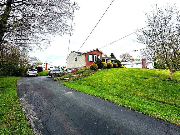 3rd image of 146 Saint Charles St