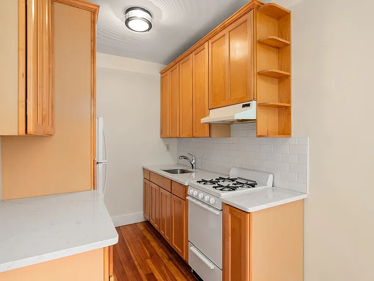 40 Linnaean St #11 — Photo 20