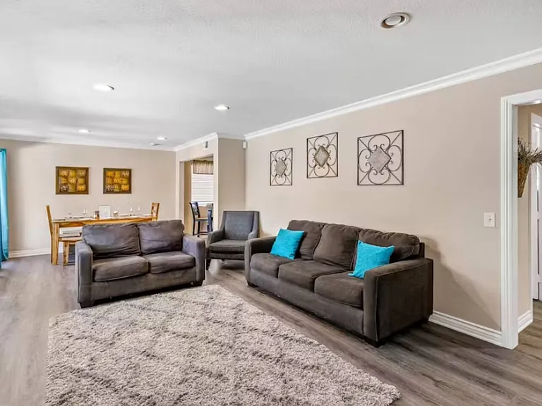 1516 W Brande Ave — Photo 13