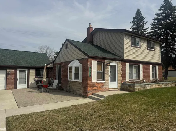 8233 Wilson Dr, Shelby Township, MI 48316