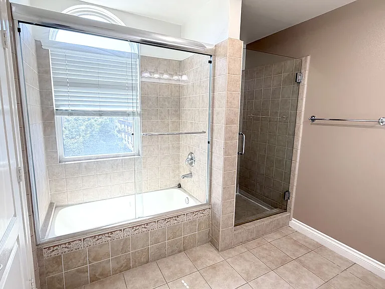 956 S Wilton Pl #401 — Photo 15