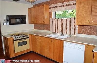 5th image of 7331 York Ln
