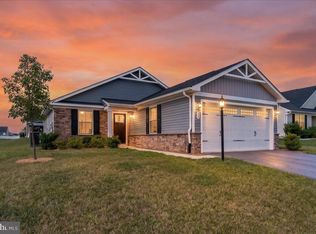 28 Opulent Ct, Hedgesville, WV 25427