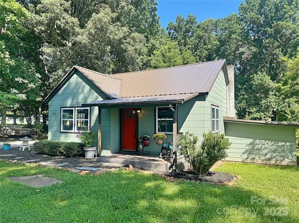 201 Barnes Ln, Stony Point, NC 28678