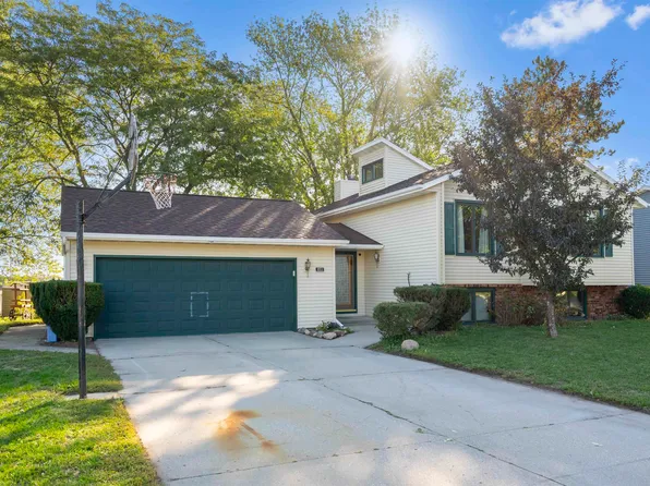 853 Juniper Dr, Waterloo, IA 50702