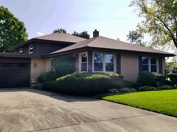 3rd image of 617 N Eagle Ln