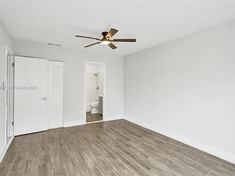 9540 NW 65th St #D8 — Photo 21