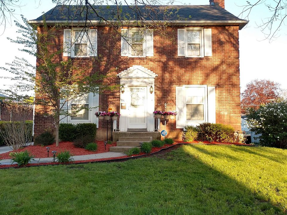 1st image of 716 Hollywood Dr