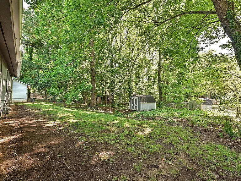 633 Pennwood Ln — Photo 29