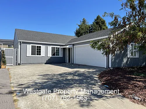 1424 Sunrise Pkwy Photo 1