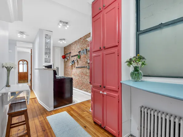 206 East 90th Street 4W image 2 of 9