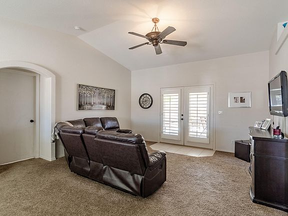 5th image of 2548 Clarke Dr
