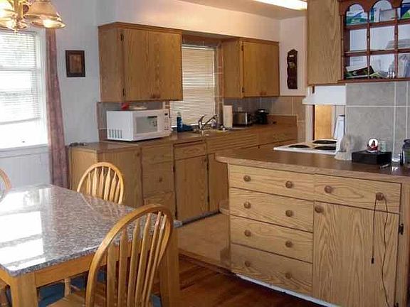 4th image of 14313 E Alki Ave