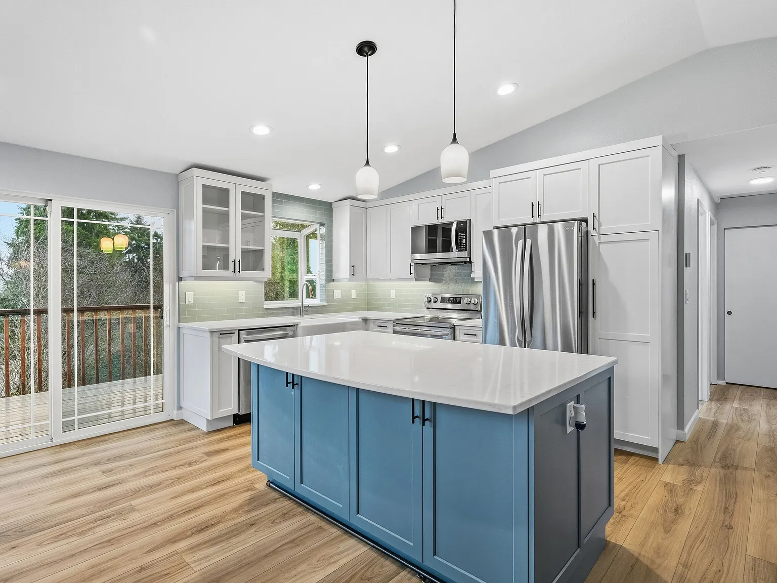 3 bed, 1392 sqft, $2,750 — Photo 3