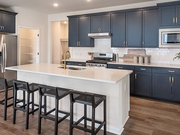 Large Center Island with Countertop Seating