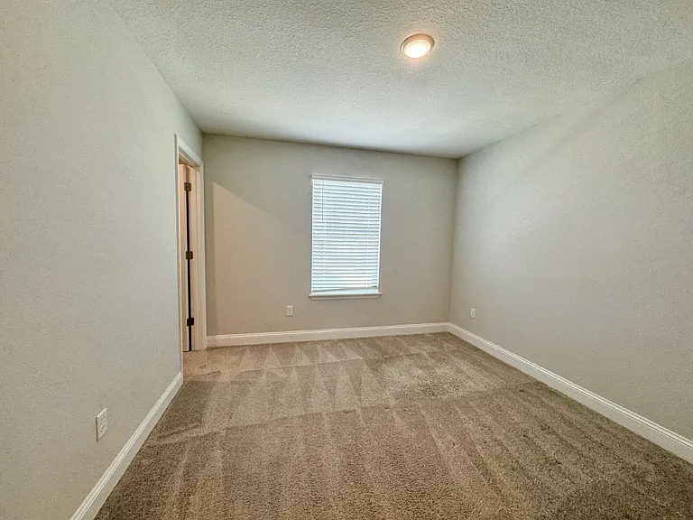13870 Harlowton Ave — Photo 30