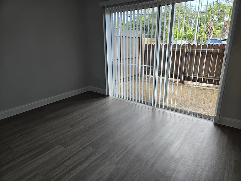 Veranda Flats — Photo 26
