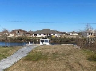292 Lakeview Dr, Slidell, LA 70458