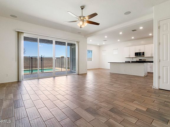 4th image of 16494 W CALLE LEJOS --
