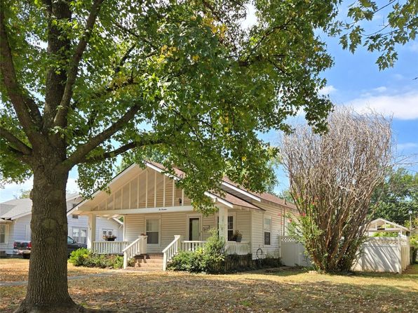 219 S 5th St, Okemah, OK 74859