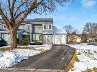 15 Derby Dr, Saratoga Springs, NY 12866