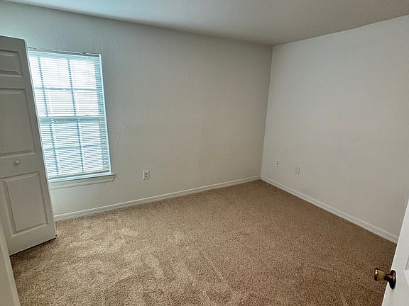 5th image of 5447 Vineland Rd APT 1208