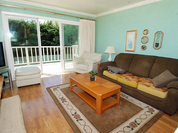 Kitchen Family Room