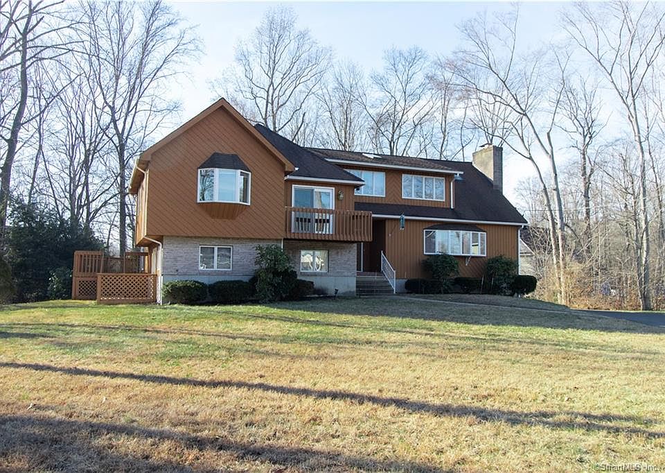 1st image of 32 Green Field Ln