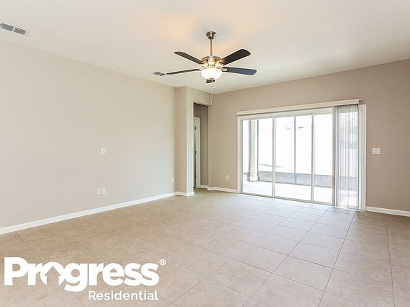 4th image of 10926 Haws Ln