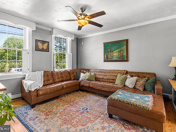 5th image of 322 New Holland Ave