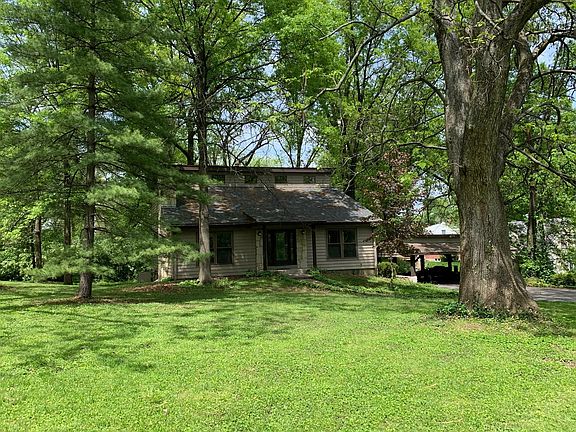 3rd image of 835 Yosemite Dr