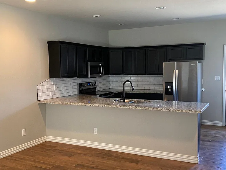 324 N 14th St — Photo 5