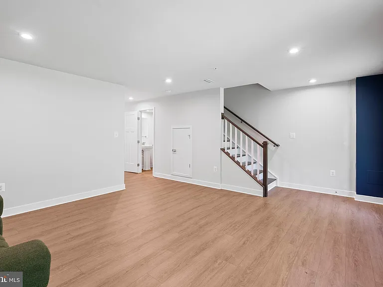 7903 Tanbridge Ln — Photo 6