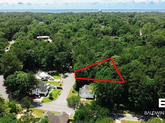 2nd image of 102 Lindsey Cir