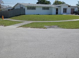 10900 SW 176th St, Miami, FL 33157