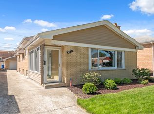4237 W 83rd St, Chicago, IL 60652