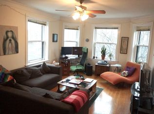 1700 W Cornelia Ave #1, Chicago, IL 60657