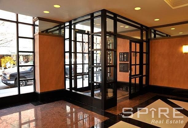 2nd image of 121 Reade St APT 9A