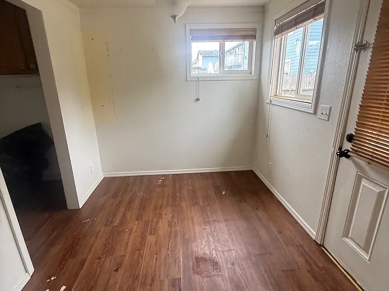 1075 Pacific Ave — Photo 9