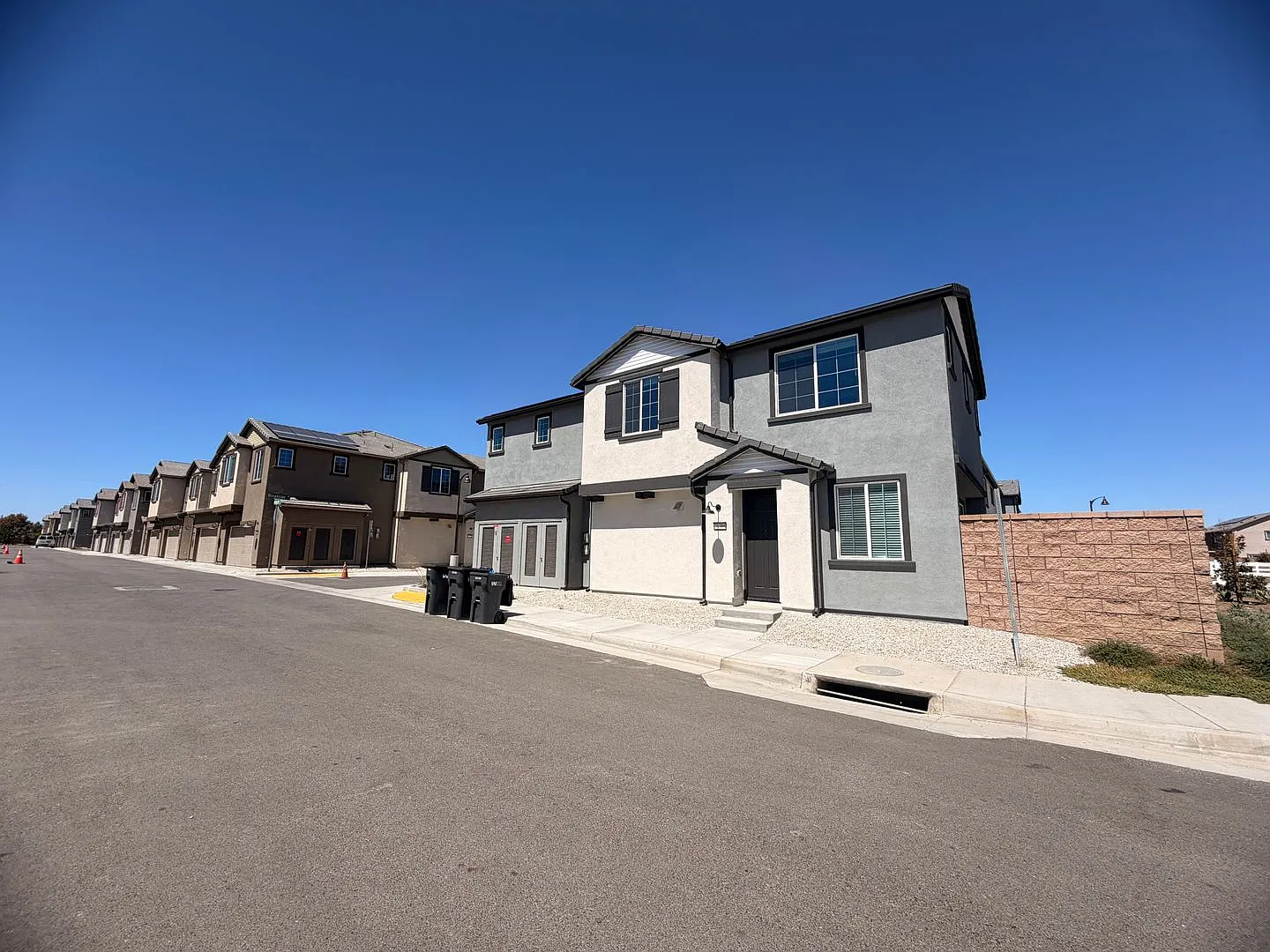 29388 Oceanside Dr, Winchester CA | Nearly New 4-Bedroom Home in Winchester | Modern Finishes + 2... — Photo 2