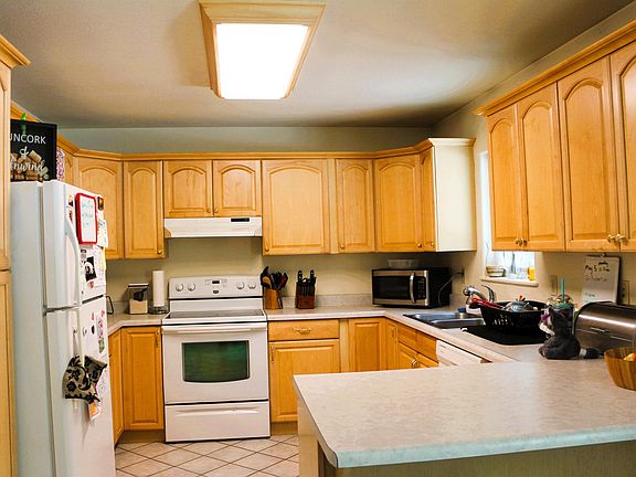4th image of 3758 Christie Dr