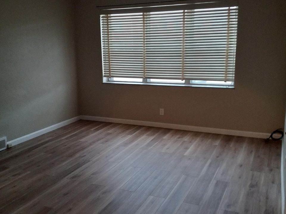 1st image of 5922 Nagel Ave #1W