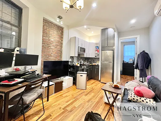 Rented by Hagstrom Management Inc | media 21