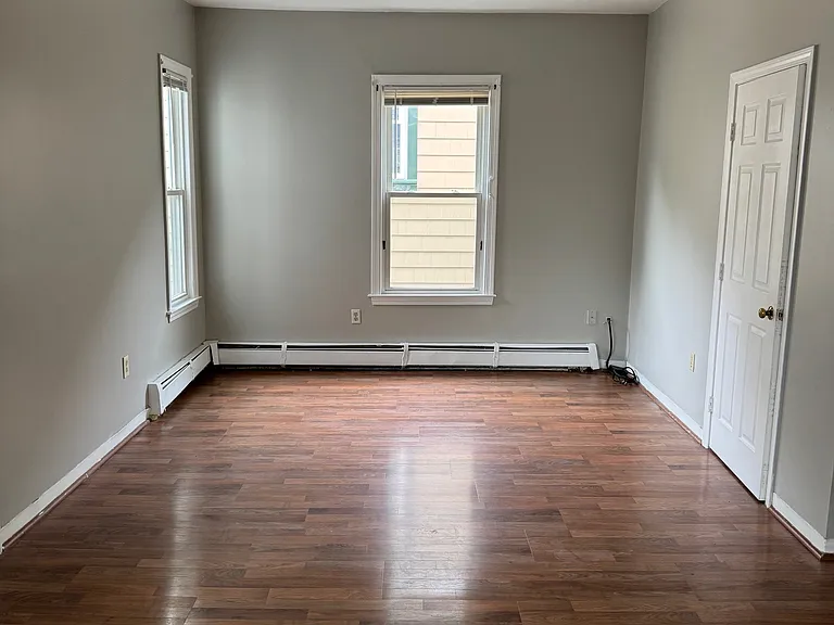 37 Howard St — Photo 6
