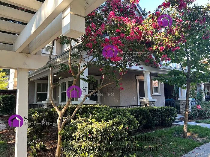 3 bed, 2.0 bath, 1671 sqft, $3,095 — Photo 3