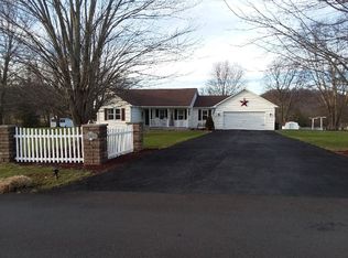 39 Brook St, Canvas, WV 26662