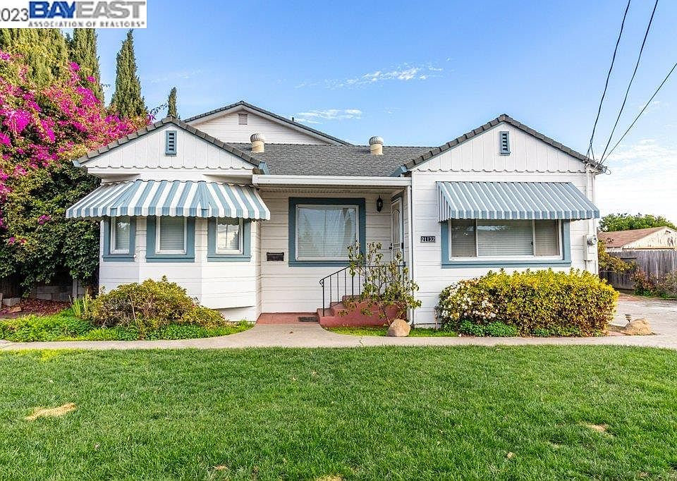 1st image of 21132 Garden Ave