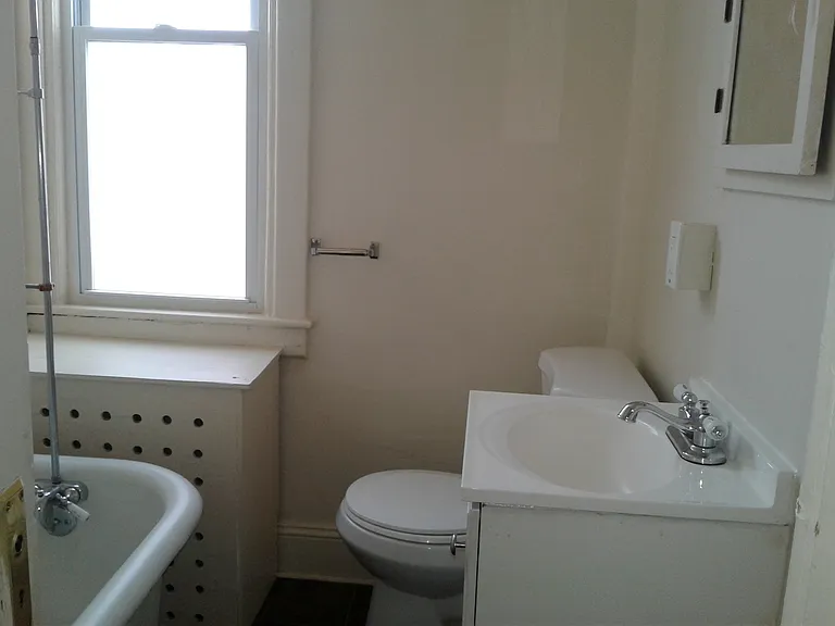 918 Jefferson Ave — Photo 6
